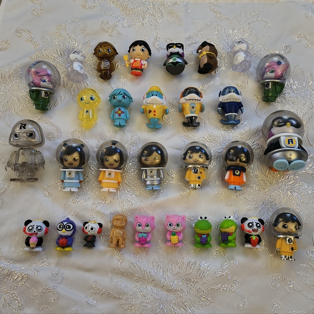 ⭐ BUNDLE of Ryan's World Toys - 30 Toys